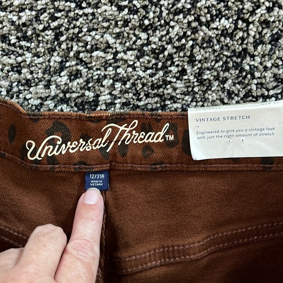 NWT Universal Thread Jeans leopard print size 12 - Picture 2 of 4